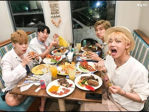 I love watching them eat  and I adore it when they share their meals with us! I always say I could watch them eat all day.  #BTSARMY    #BestFanArmy  #iHeartAwards  @BTS_twt