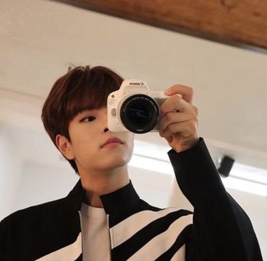 Seungmin as "Picture This""Hold your camera high and clickExercise your right to picture thisBut don't forget to showEverybody you've ever known"