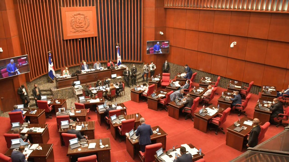 ✅ Se aprobó el Proyecto de Ley que designa con los nombres de José de Jesús Sánchez, el Complejo Deportivo y Rubén Lulo Gitte Pérez, el Pabellón bajo techo de dicho complejo en provincia Espaillat. Autoría de <a href="/CarlosGomezSena/">Carlos Gómez Senador</a>