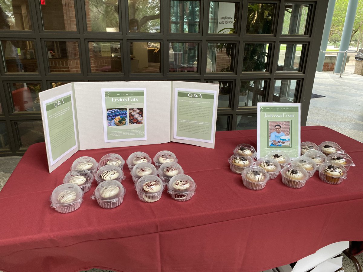 DGTam86's tweet image. Y’all I HAVE TO brag on our amazing @Trinity_U students. Today, @TrinityWAGS and @trinityutdc collaborated for Trinity Diversity Connection’s Diversity Week to put on a Women Owned Business Festival featuring San Antonio based primarily BIPOC women-owned businesses.