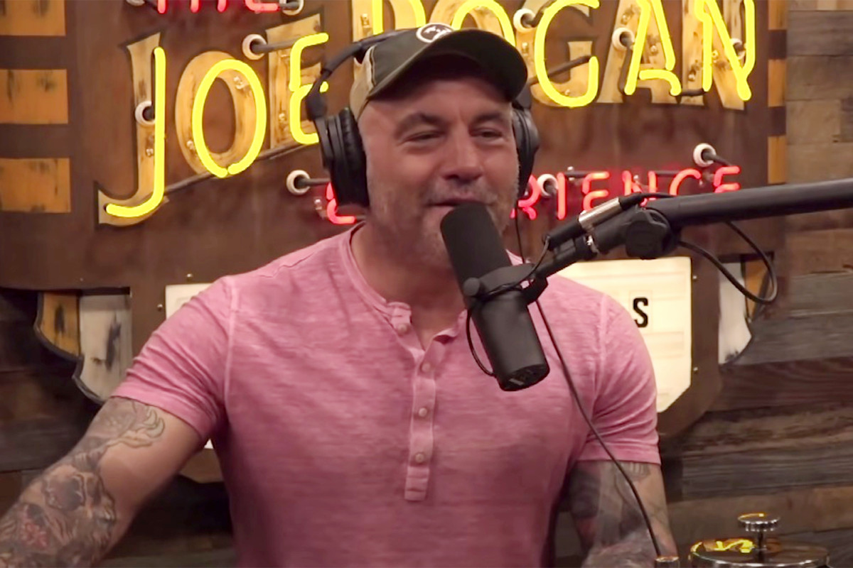 Joe Rogan tells 21 year olds not to get COVID vaccine on popular Spotify show