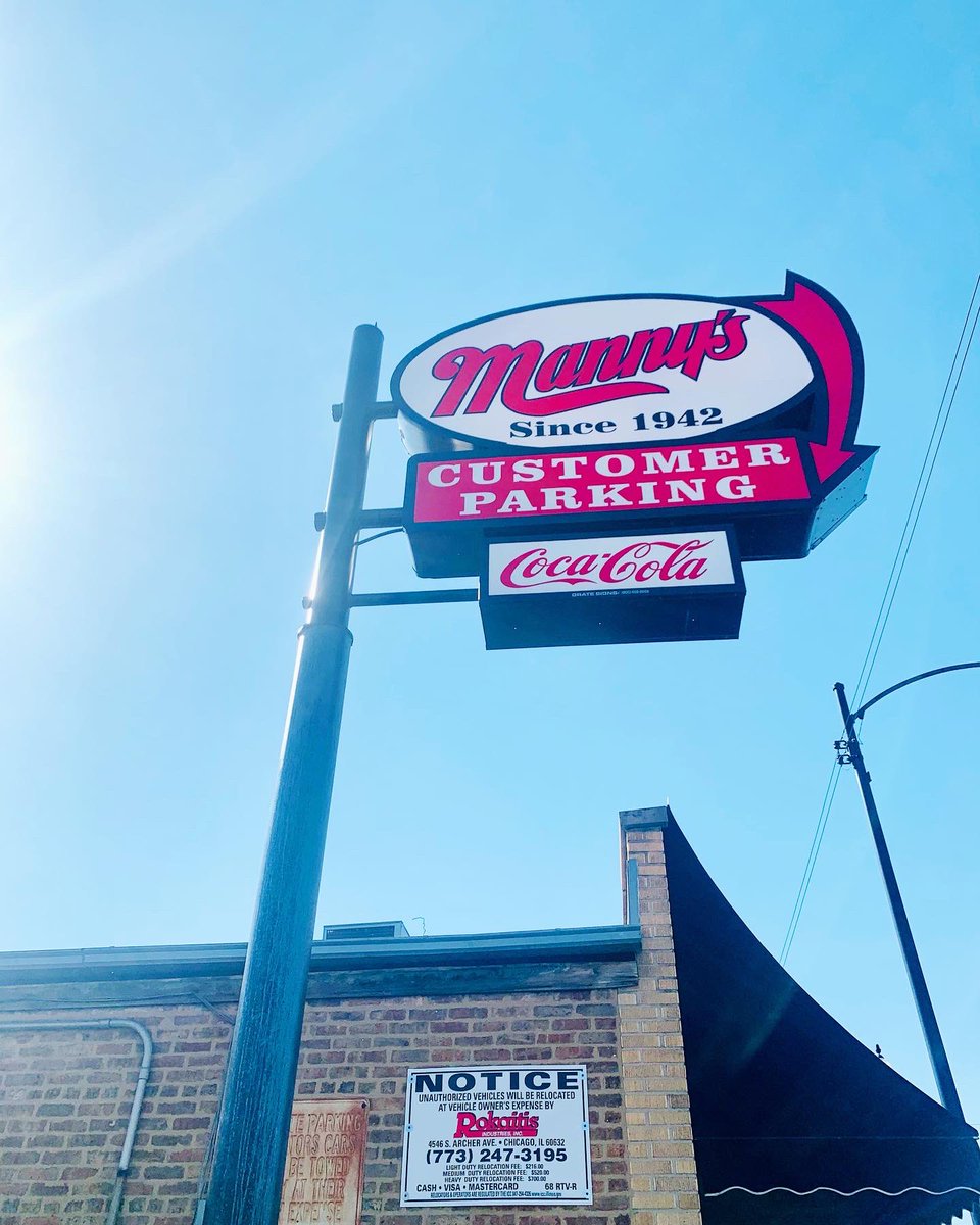 DwellSocial's tweet photo. @mannysdeli’s May calendar is live! Checkout all the suburbs getting a drop off @ the link in bio 🥪🥪🥪 #togetherwedeliver #chicago #chicagosuburbs #mannysdeli #dwellsocial #passthepastrami #northbrook #highlandpark #naperville #lockport #beverly #hinsdale #everywhereinbetween https://t.co/urq9IdAAwa