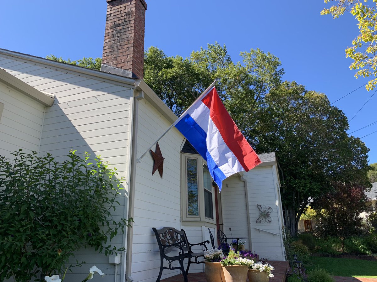 AlicevanO's tweet image. Happy King’s Day from Petaluma #stilldutch #koningsdag2021