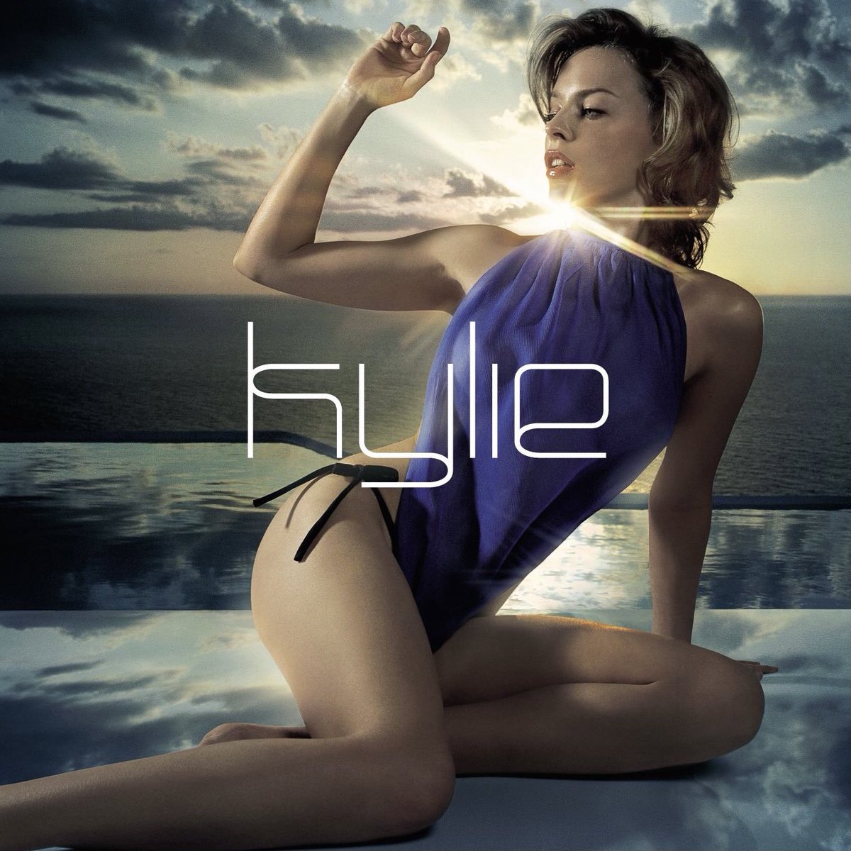 125/ Light Years - album de Kylie Minogue (2000). Stone Ocean - Tome 4 (2000).