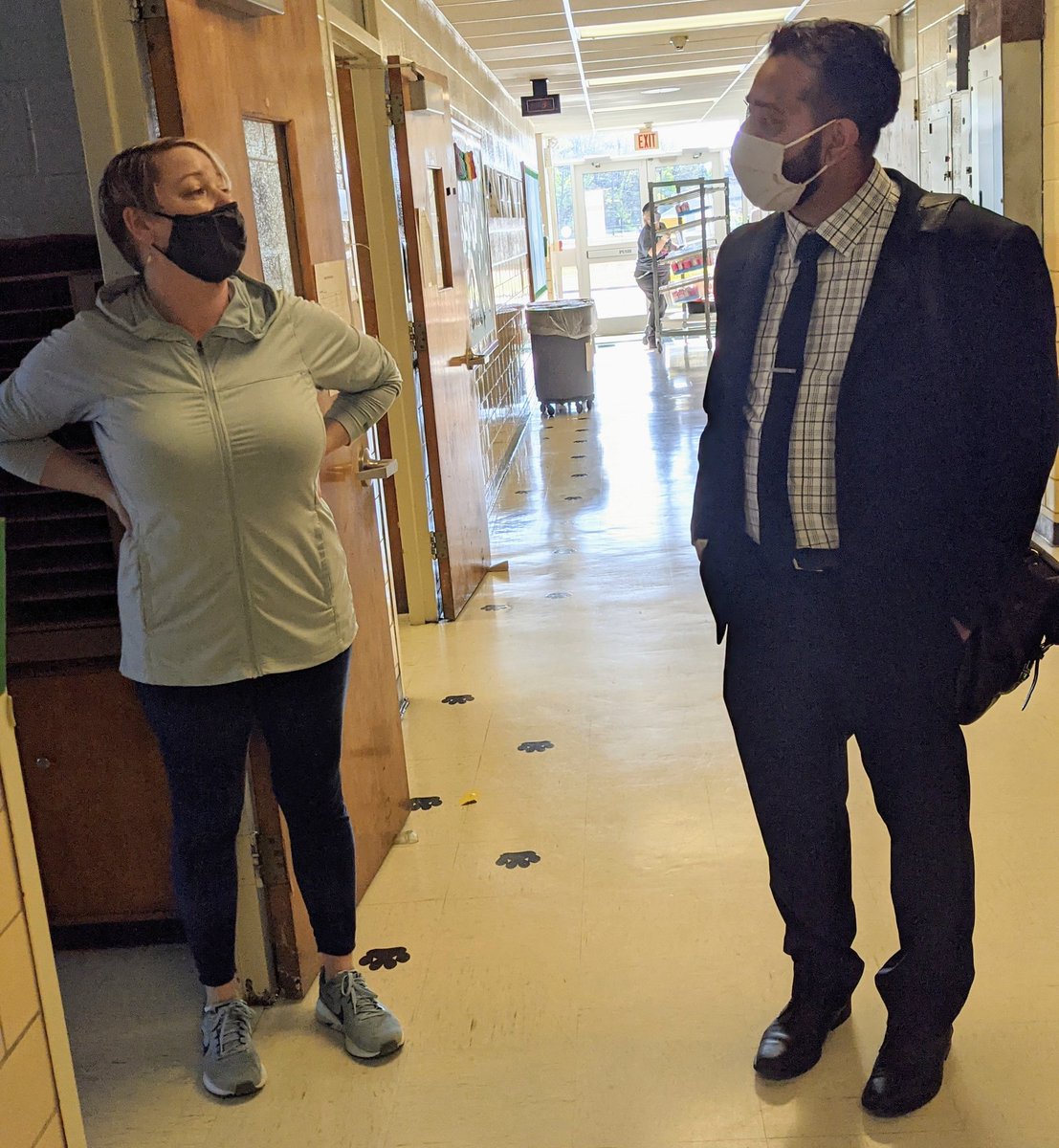 KristinaMessina's tweet photo. Welcomed @amsantiago0825 to chat with teachers about our challenges and cheers this year, meet the students and team teach a writing lesson at Mount Pleasant Elementary. Finally nice to connect after only collaborating virtually. 🍎🍏🎉 @NJCountyTeacher @NJEA @CumberlandNJDOE https://t.co/5iAoEkIWcj