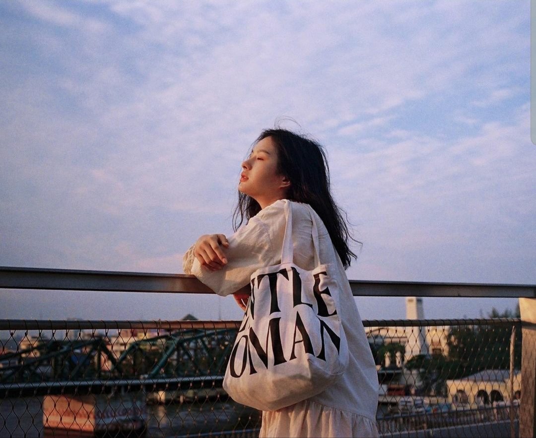 GIRLSINF4's tweet photo. I told the sky about your smile

#milkpansa #panlyyy https://t.co/K867VhdTaQ