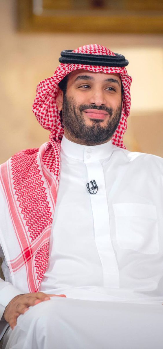 3rb_1n's tweet photo. في ليلة اكتمال القمر، اطلّ علينا ولي العهد🤍🤍.
#لقاء_محمد_بن_سلمان https://t.co/yA9Ztz1J71