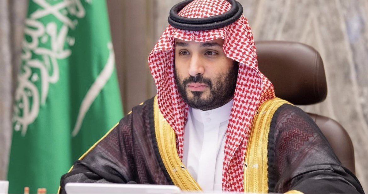 KSASociety's tweet photo. ولي العهد:

السعودي لا يخاف والخوف غير موجود في قاموسه.. وسنستمر في تحقيق المزيد من الإنجازات
#لقاء_ولي_العهد https://t.co/VgDjs2RLNj