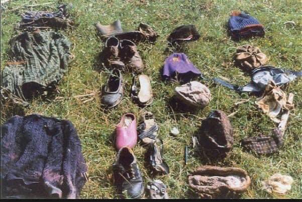22yrs since the biggest massacre in #Kosovo. Almost 400 ppl slaughtered, burned by the Serbian regime and buried in #Batajnica , #Serbia  in mass graves. 0 people have been brought b4 justice. #Meja #Kosovogenocide #genocie #neveragain #shqip