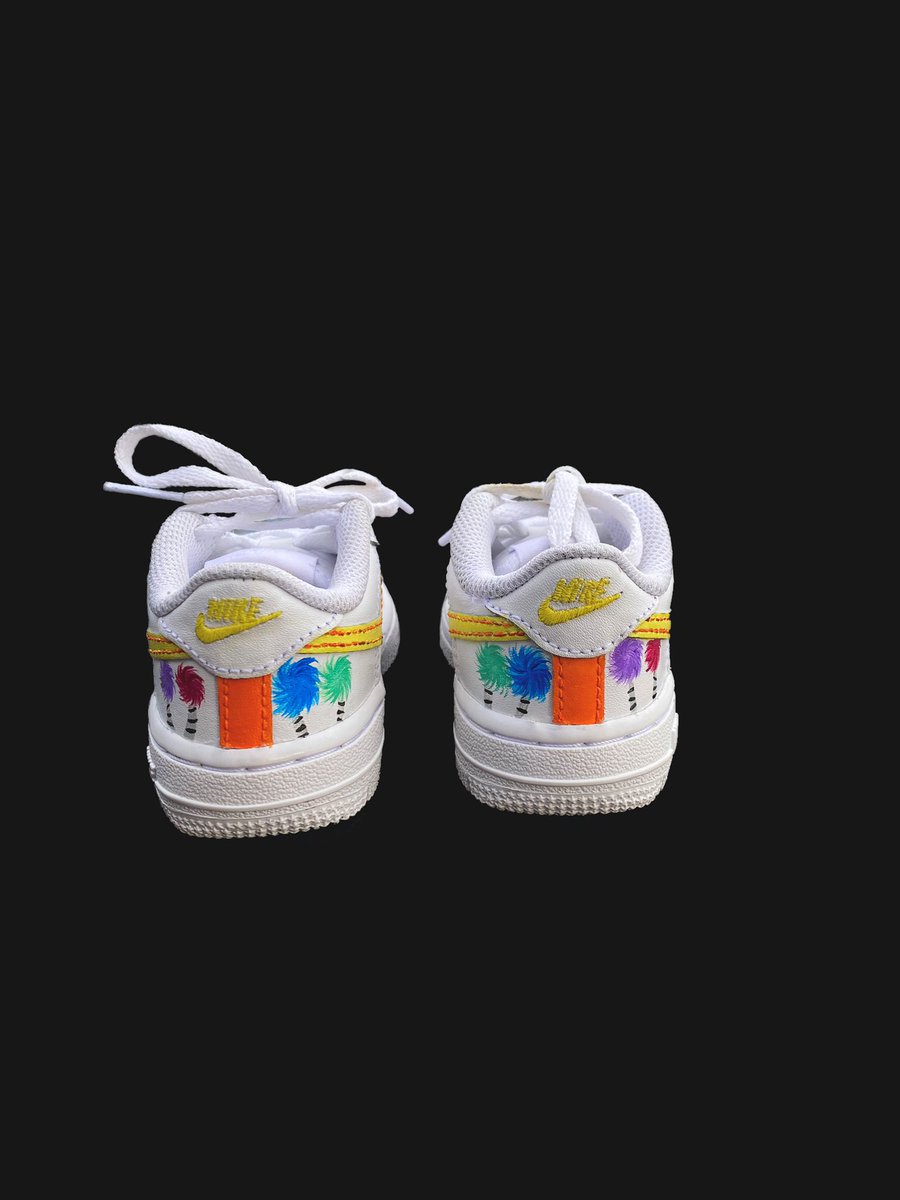 malvrz99's tweet photo. The Lorax Customsโจ
โข
โข
โข
#thelorax #truffulatrees #customshoes #babycustomshoes #artistsontwitter #nike #airforce1custom #liquitexpaint #angelusdirectpaint #kicksonfire https://t.co/0fHpeUL5nU