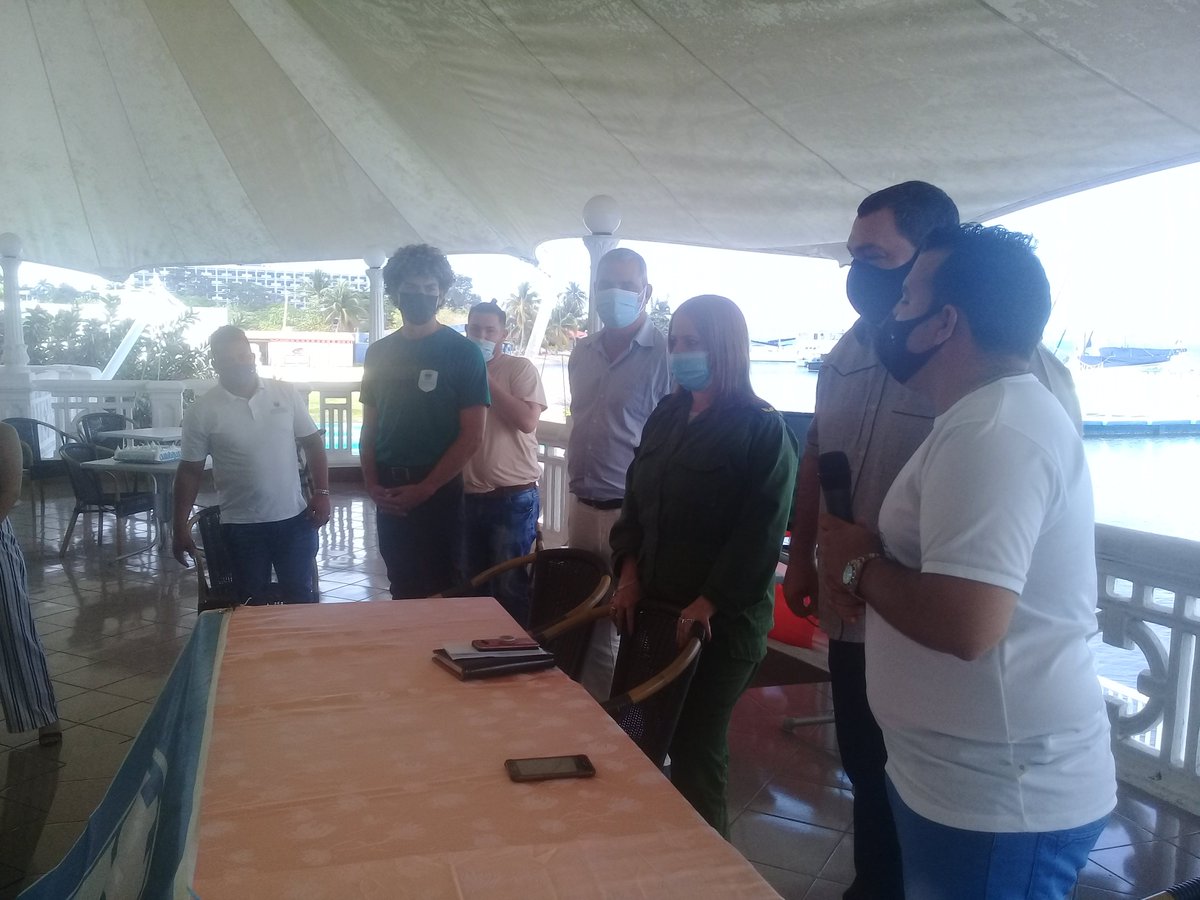 OdalysMedinaH's tweet photo. ¡¡¡¡Vive la FEuDeCuba¡¡¡¡¡
Exitoso proceso electoral de #MiCasaUCf, acompañado por el actual, miembro del Secretariado del Comité Central, Félix Duarte Ortega y Maridé Fernández López, Secretaria del #PCC en Cienfuegos. #SomosContinuidad #UCfPresente https://t.co/kScNfUqZQ4