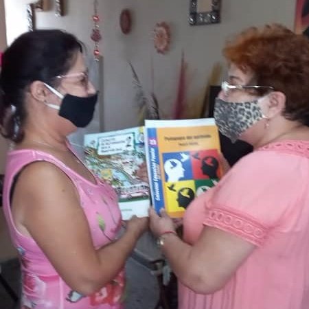CEDEL17's tweet photo. #UnidosHacemosCuba La doctora María Isabel Romero y la Master Carmen Nora Hermández, entre la educación popular y el #desarrollomunicipal, elaborando Guía para los entrenamientos del Diplomado de los #servidorespublicos por #GEMCUBA #1Mayo #Cuba #JuntosPorElDesarrollo #CubaViva https://t.co/yzKcC2wiIw
