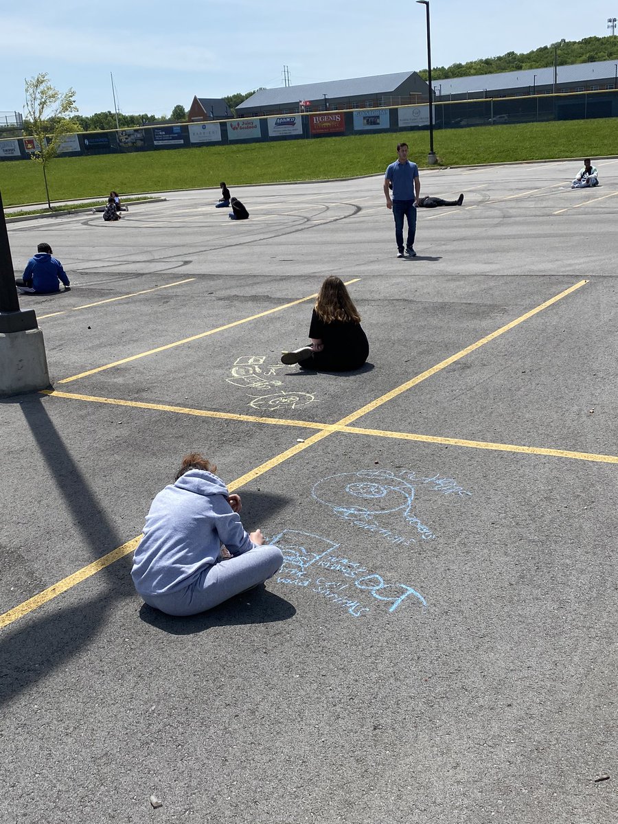 SharpeStars's tweet photo. We practiced creating models and diagrams in 7th grade science today @RockyForkMS! The kids did great and it was a fun way to show how much they know in preparation for tomorrow’s science TNReady test! #WeAreReady for #TNReady @NathanSweet24 https://t.co/Ag3OFLpq8G