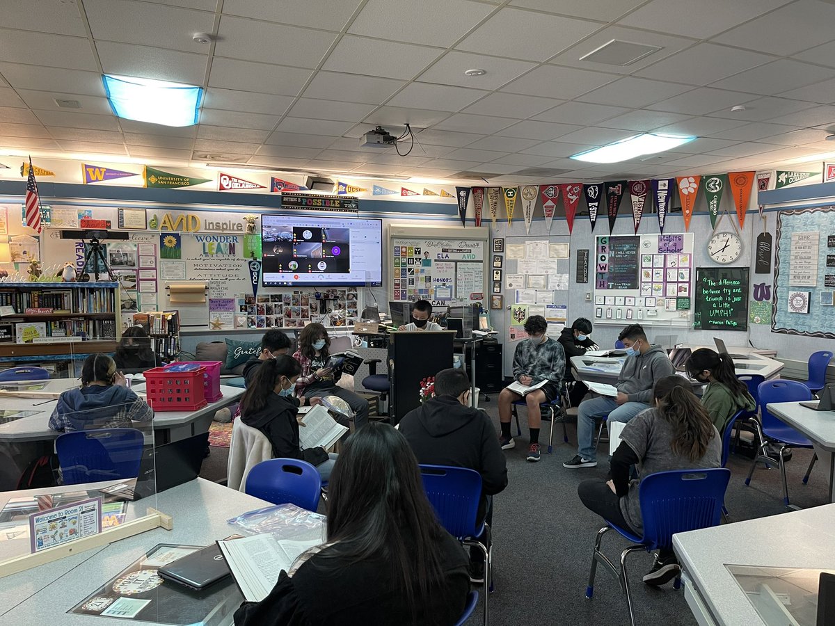 TonyaLeal's tweet photo. If there’s a will, there’s a way! First day reading the play the Diary of Anne Frank socially distanced with props in plastic bags and sanitized for each cast member! The kids did great &amp; the “meet” kids gave excellent reviews in support of their “seat” classmates! #hesdpride 🤗 https://t.co/Wh5iLzorof