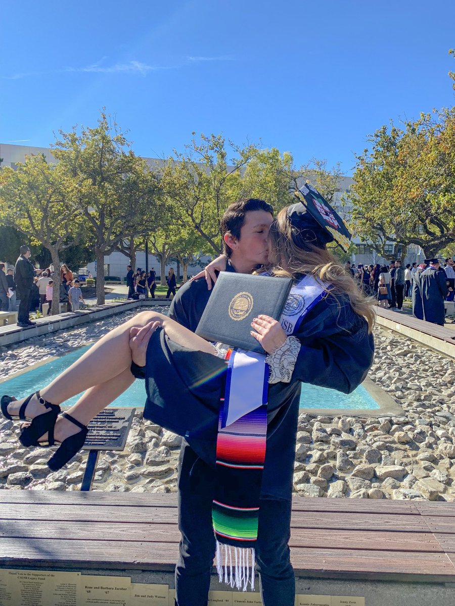_janettlizette's tweet photo. Through high school, associates, bachelors, &amp; masters. WE DID IT BABY!! ✨🍾 https://t.co/MyAs3cMFZA