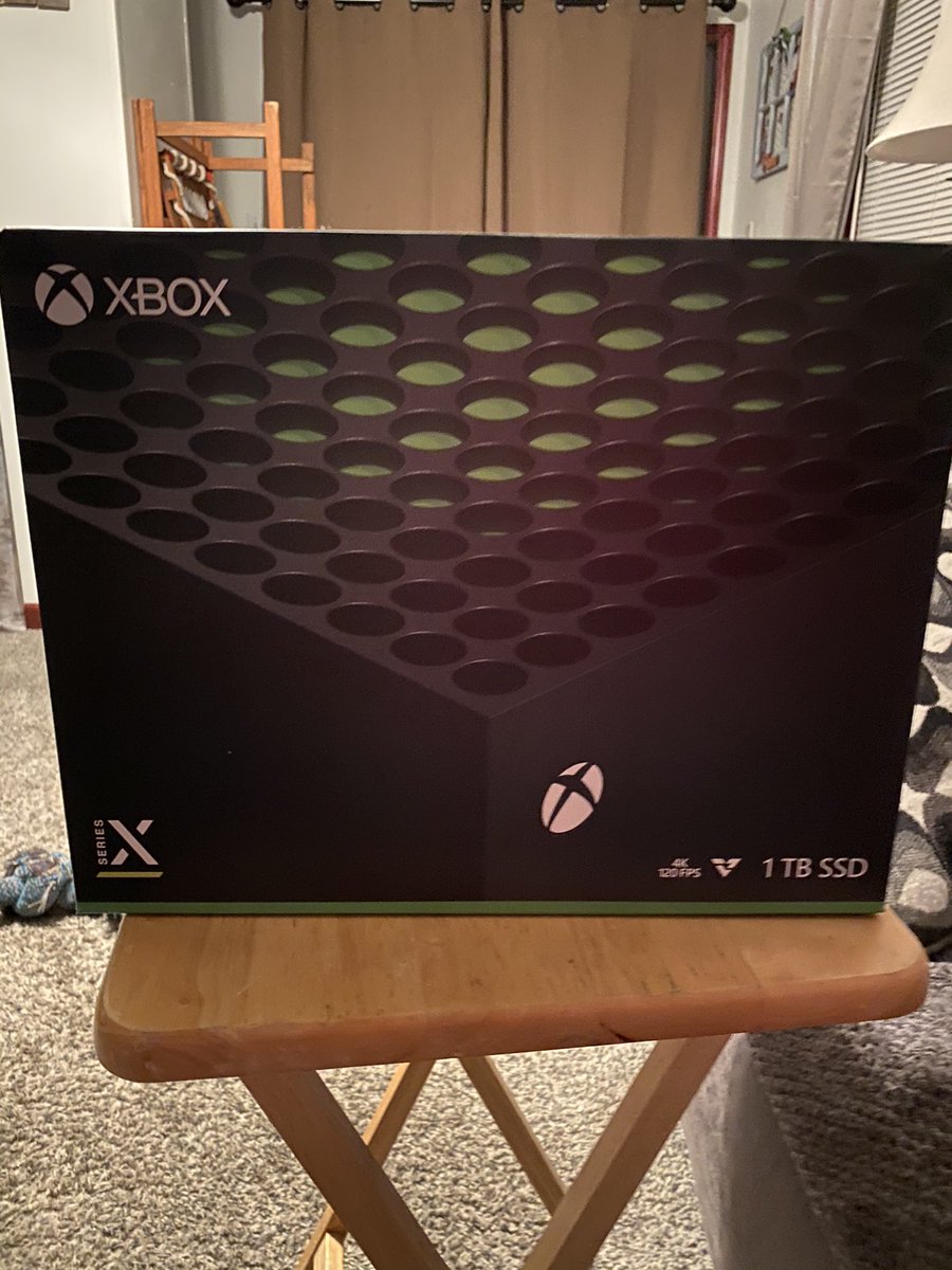 ItsYaBoyFumblez's tweet photo. My baby was waiting on me when I got home #XboxSeriesX https://t.co/uzQPbAdZVs