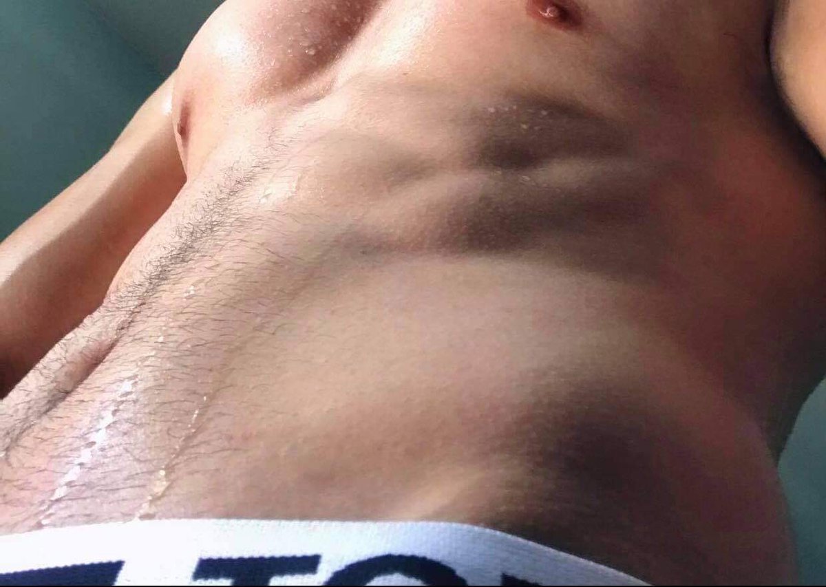8INCHGUY2's tweet photo. for my 20 followers. lets bring back the 30k followers! reteweet this pic and follow me . shoutout to my haters. its comeback time! #8inchguy https://t.co/nUHC3KU2Ho