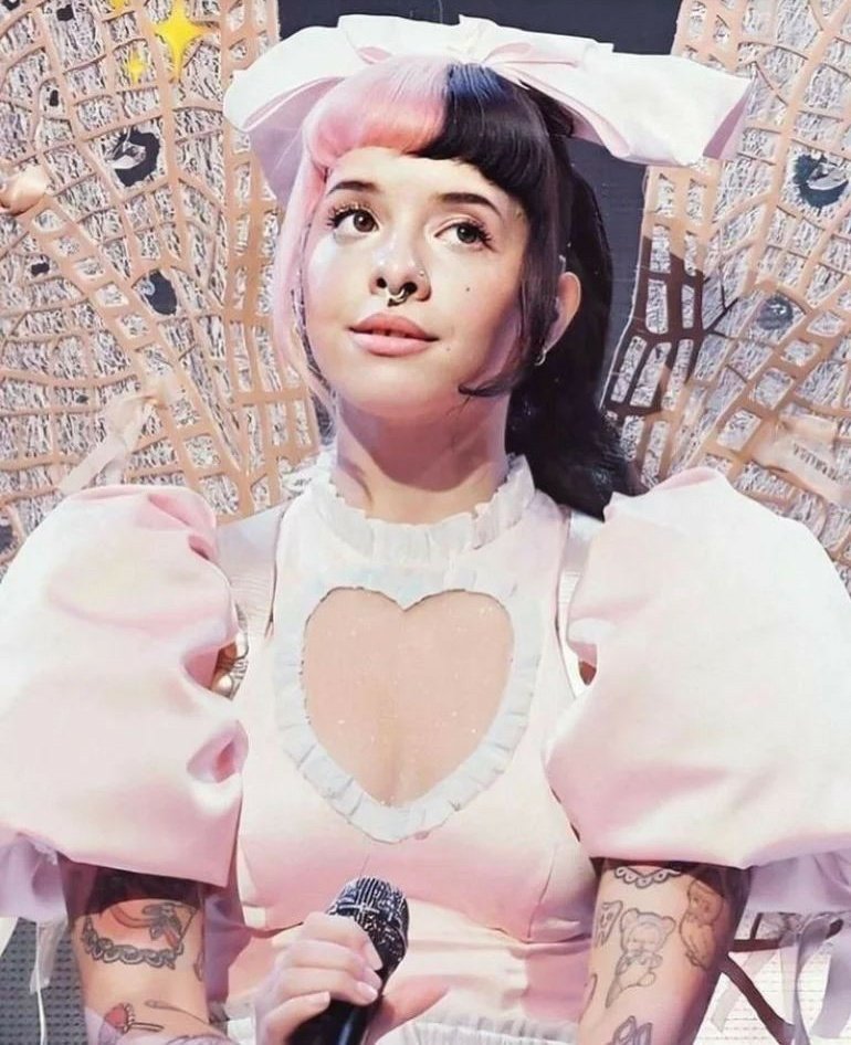 Se você é stan da melanie martinez abra essa thread!! HAPPY BIRTHDAY MELANIE 