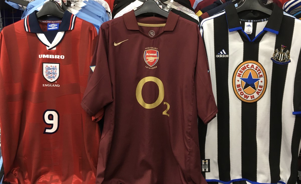 サッカーショップfcfa 実店舗open 営業時間 11時 18時 公式サイトopen プレミアリーグ 初代 殿堂入り アラン シアラー ティエリ アンリ 希少なビンテージユニフォームあります アンリ アーセナル 05 06 Home シアラー