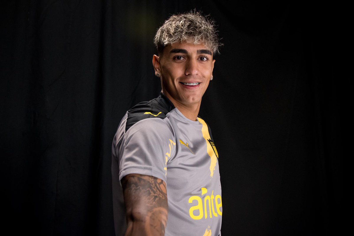 𝗦𝗢𝗥𝗧𝗘𝗢 para ustedes!! Juntos logramos definir dos votaciones agónicas 😅 y hoy quiero agradecerles sorteando mi camiseta alternativa entre todos! 🤩

Para participar es bien fácil:

1️⃣ RT este tweet.
2️⃣ Comentar el tweet @ a dos usuarios.

El sorteo se hará en <a href="/Easypromos/">Easypromos</a>.