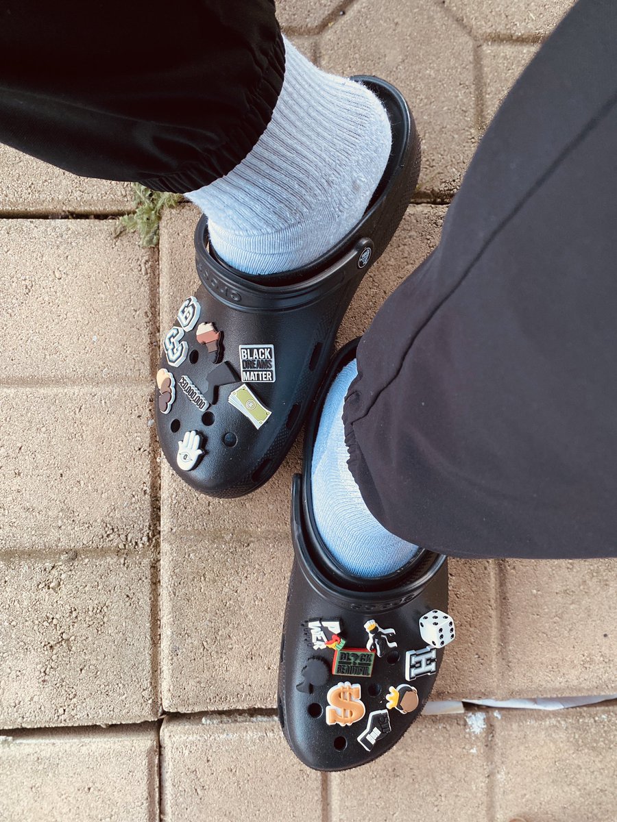 HaunzNoire's tweet photo. A silent reminder Black is everything β¨π±
#Poet
#Crocs
#Jibbz
#BlackIsEverything https://t.co/iugdHPFA8Z