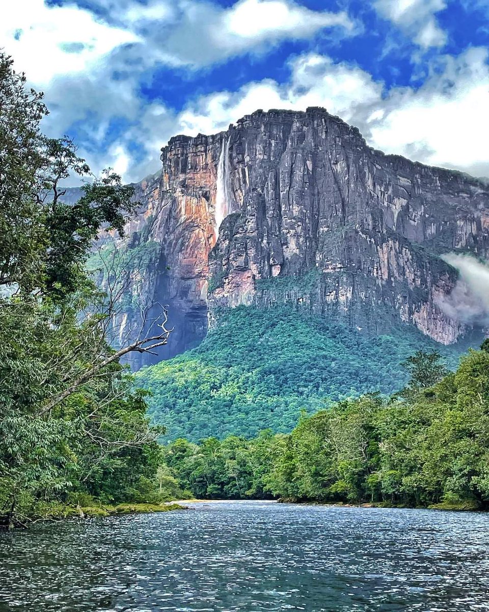 KPoperMV's tweet image. 🇻🇪♥️ #AlexTiendaEnVenezuela @AlexTienda