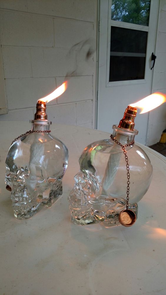 We’ve got a burning love for DIYs 🔥
Tag a friend who needs these! 

📸TomStortz #VodkaForTheCreativeSpirit #CrystalHeadVodka #DIY #VodkaForTheCreativeSpirit #Skull #DIYinspo