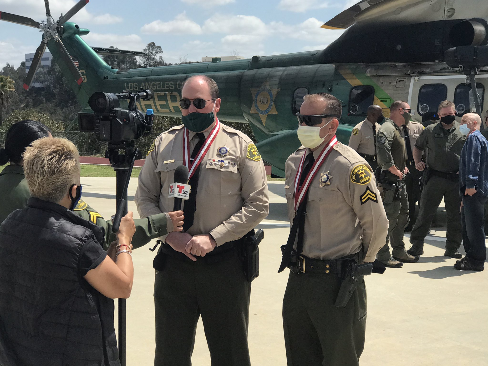 Seb On Twitter Undersheriff Dicus San Bernardino County Sheriff S Department Presents The Medal Of Valor To Lasd Air Rescue 5 Crew Members For Daring Snow Ice Rescue Recovery Of Two San Bernardino Sd Sar