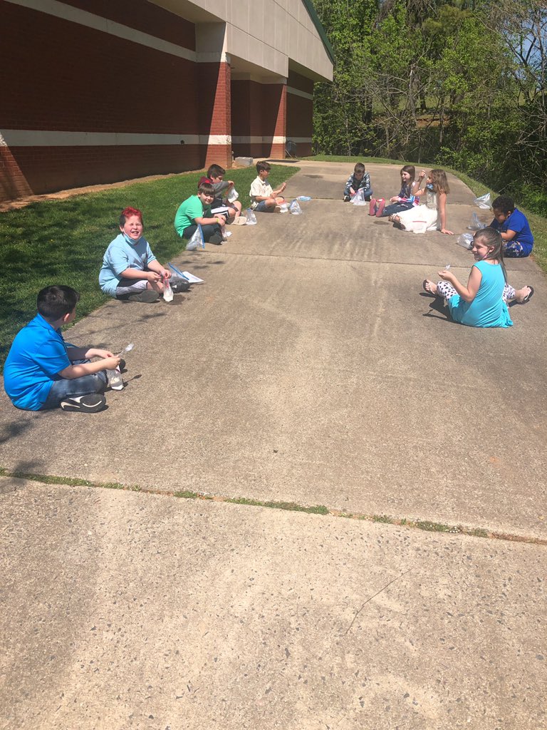 Carsonhasclass's tweet photo. It has been a busy week. Comprehending and following procedural text we made bracelets that reacted to uv light to go with sci then made ice cream. The learning, smiles and wonder makes it all worth it.#magic #joleaders #macsawesome https://t.co/WfdvHLmjbK