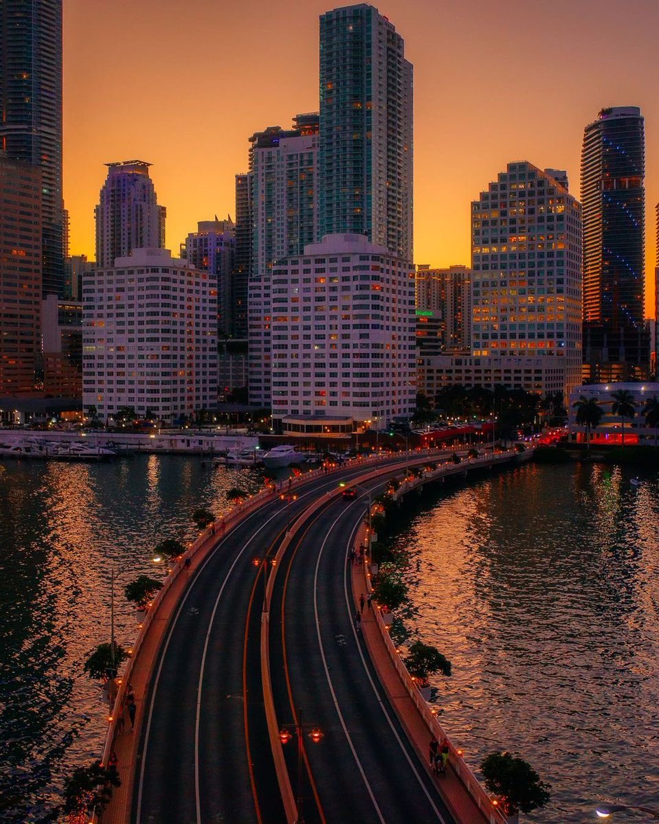 All roads lead to #Brickell. 💛 #BrickellLiving 📸: @cnematc