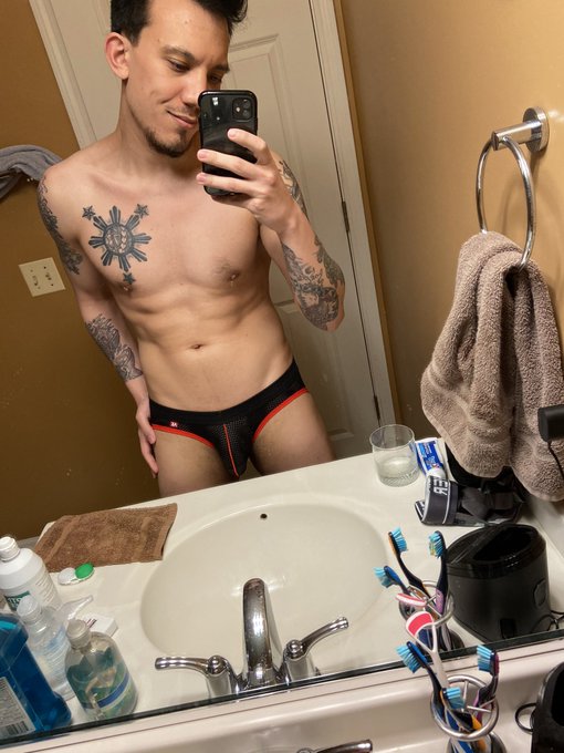 Jockstraps are the best ? #onlyfans #bi #naughty https://t.co/mVZAlAzpcb