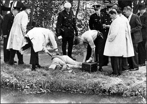 Mary Pinchot Meyer was shot dead as she walked along a towpath in Georgetown. "Mary appeared to be killed by a professional hitman. The first bullet was fired at the back of the head and a second shot was fired into the heart."