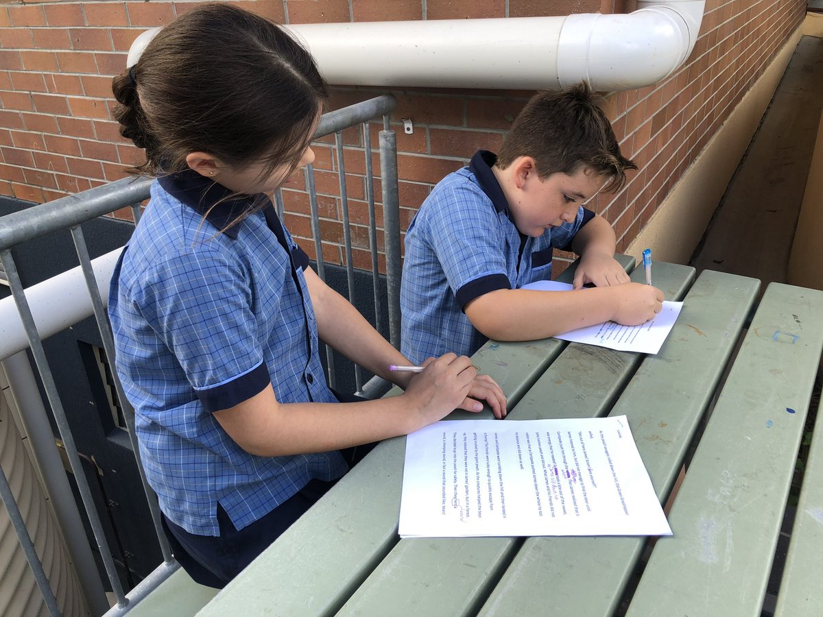 stspeternpauls's tweet photo. 4 Yellow engaged in Peer Conferencing - James and the Giant Peach excerpt. 

#learningtogetherforlife
#bceschools 
#teachchallengetransform https://t.co/wWRTPWfAHA
