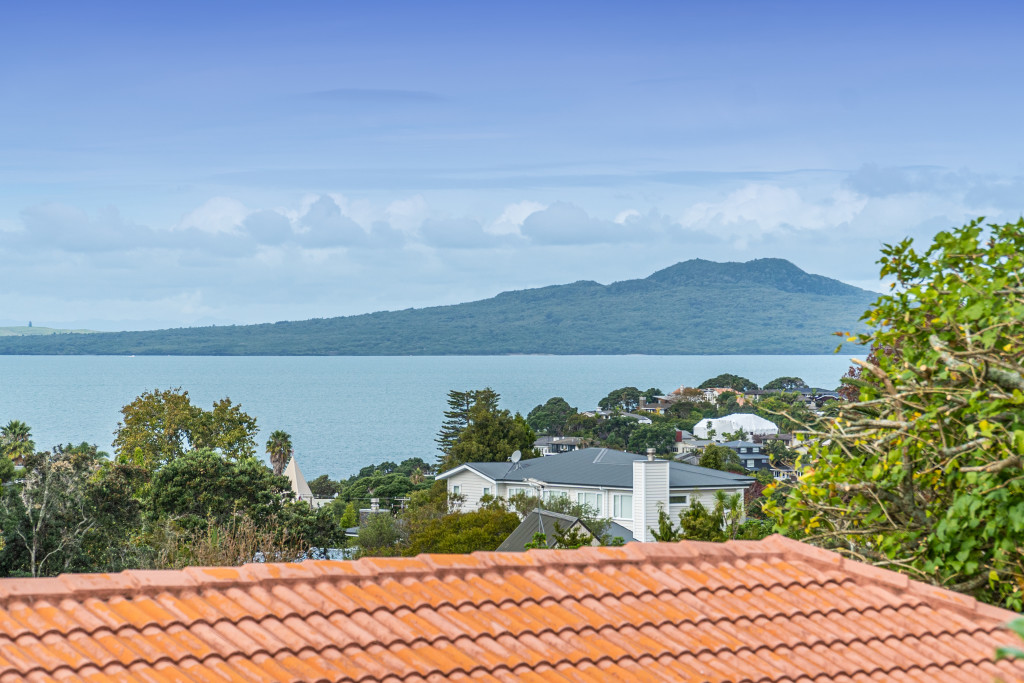 DebMcCool's tweet image. #newlisting 38B Kowhai Road, Campbells Bay
Fletcher built home, 4 bed, 2 bath, sea views, dbl internal access gge, fully fenced freehold 479m2 (approx) site, zoned for great schools. Call today 021 660 459 
#livinginthebays #familyhome #northshorerealestate #houseforsaleauckland