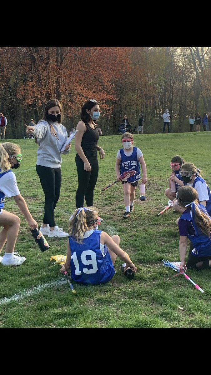 LacrosseWest's tweet photo. Westside bantams getting some alumni love!!!!โค๏ธโค๏ธโค๏ธโค๏ธโค๏ธโค๏ธ #coachreed #giveitback #wallball https://t.co/FndvxRiUpA