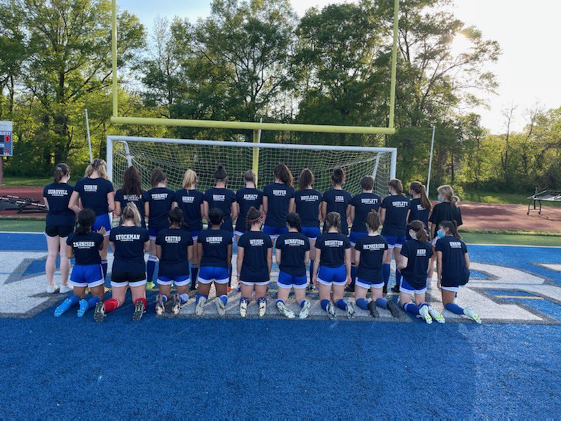 wpgsoccer22's tweet photo. Great start to the season with a 10-2 win against Wakefield today! Next up Annandale!
Goals: Ashley (PK), Katie, Mackenzie, Sam x2, Leah x2, and ๐งข TRICK BY SOPHOMORE EMMA WIESEL!
Assists: Gabby x3, Emma x3, Sam x3
Now enjoy some nice team pictures, weโre #JessStrong https://t.co/ARGJF6meY0
