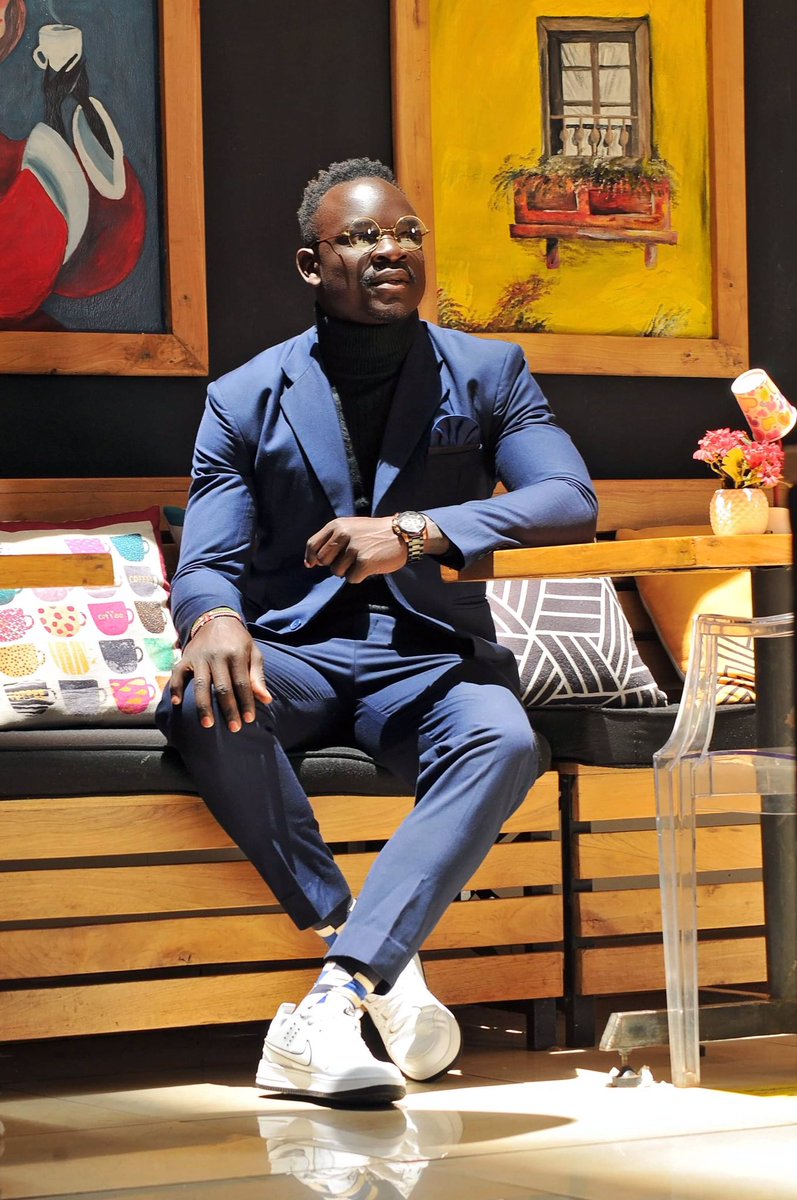 theOutLookbrand's tweet photo. “Fashion is an art. You express who you’re through what you’re wearing.” ~ Daniele Donato
OutLook bespoke suits. Tailored to your perfect fit.
#OLsuits #theOutLookbrand™️ #biggernbetter #lookgoodfeelgood https://t.co/0NMWIrVRTB