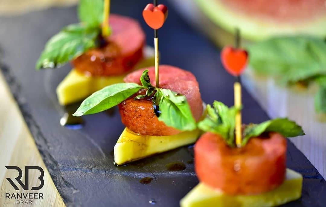 ranveerbrar's tweet photo. Need a quick n healthy bite for today's match? Try this..
Follow #RBSKitchen
Read more - https://t.co/dzBtpXmTBP
#Repost
#Easyrecipe #quickrecipe #watersalad #therbskitchen #healthybite #healthy #RanveerBrar https://t.co/vHHWo3pa8q