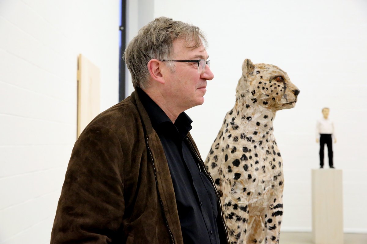 20 mei 2021: Lancering van de nieuwe <a href="/bcmaasrhein/">BC Maas-Rhein</a>-App en virtuele museumtour <a href="/LehmbruckMuseum/">Lehmbruck Museum</a>. Nu aanmelden: bit.ly/331vlZX

Foto: ©Ursula Kaufmann, Stephan Balkenhol, 21-10-2020