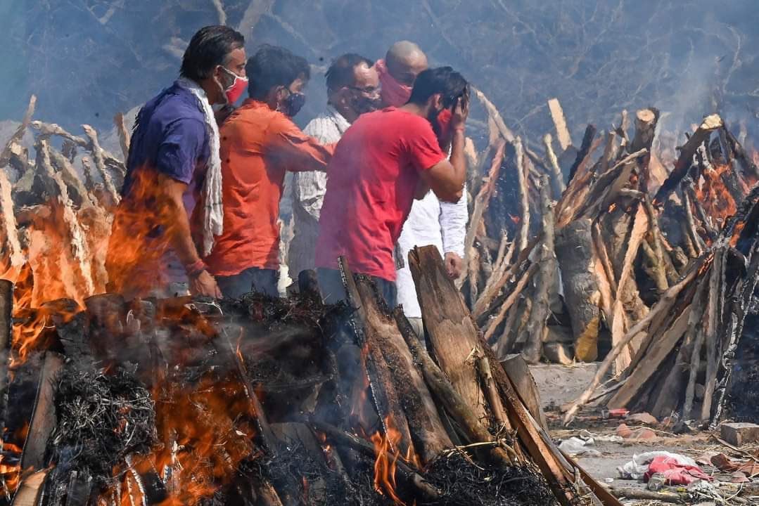 vikassunny22's tweet photo. Heart touching moments in india 🙏
#CovidIndia #COVID19India #Covid19IndiaHelp https://t.co/6tQDt8dYU0