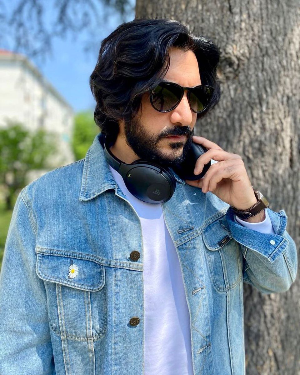 Escape from all the noises and save a piece of tranquility to yourself 🎧
Learn more about #ApolloQ10 👉bit.ly/32RdIMC
.
.
📷IG - @kelrashedi77
.
.
#Tronsmart #audio #sound #music #headphones #noisecancelling