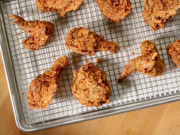 JustinWhang's tweet photo. I thought this was fried chicken https://t.co/BdxcaGPytL