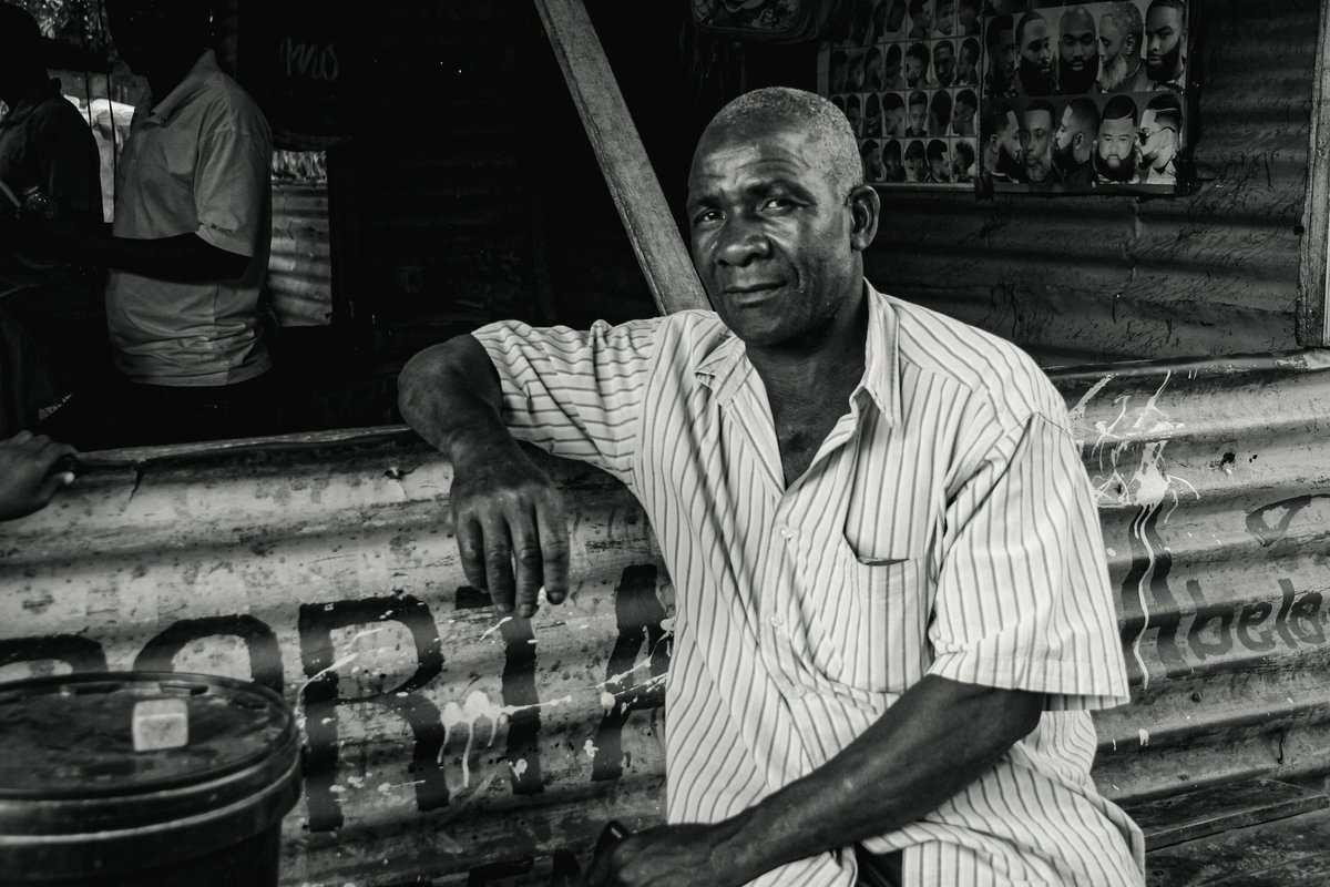 Chamanculoevida's tweet photo. Alguns rostos do nosso Guetto!! 😁
Fotógrafo: @watson_colosse
#pessoasdomeuguetto #fotodocumentario #periferia #trabalho #chamanculoevida #rostos #moz #community https://t.co/3AdNhoOGHG