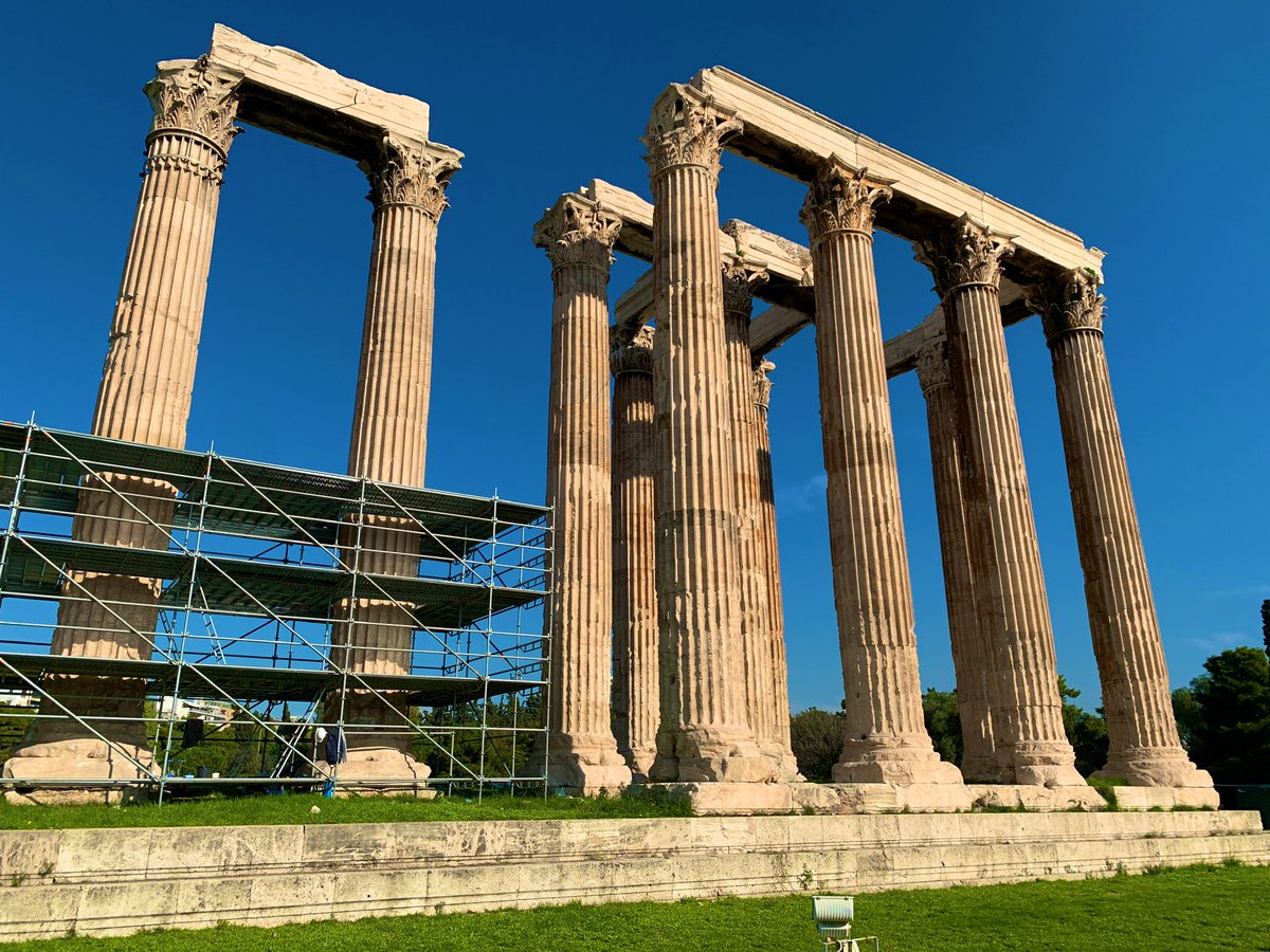 7/12 Construction once again halted with the death of Antiochus in 164, but some major progress had been made!Building directly on the Peisistratid foundations, Cossutius redesigned the building in the Corinthian order using marble, & he managed to erect the temple’s east end! – bei  Ναός Ολυμπίου Διός (Temple Of Olympian Zeus)
