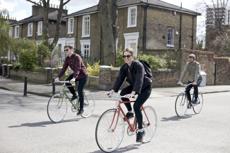 Liftshare's tweet photo. Did you know you can connect with other commuting bikers & walkers using the Liftshare Platform?๐ฒ
We wanted to reduce single occupancy cars on the road & encouraging the sense of community that's generated from traditional #Liftsharing.๐ #ActiveTravel
https://t.co/8vqalcBhOr https://t.co/cJC9NRhFvj
