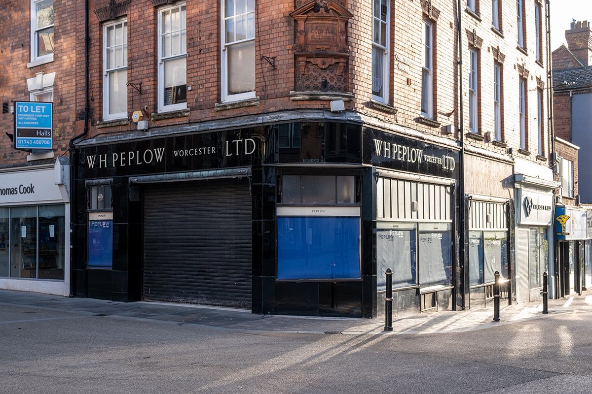 Directly opposite is W H Peplow Ltd, a jewellers that retains its 1930s vitrolite clad frontage and original signage.