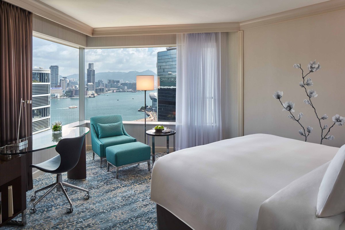 JWMarriottHK's tweet photo. Words are not enough to show how much you❤️your mom! Let's spoil her with something special this #MothersDay Our amazing offer features an overnight stay, breakfast, a 3-course set lunch, a 1-hour professional photography service, champagne and more https://t.co/00kVNHfInE https://t.co/TuVLVjKhrP
