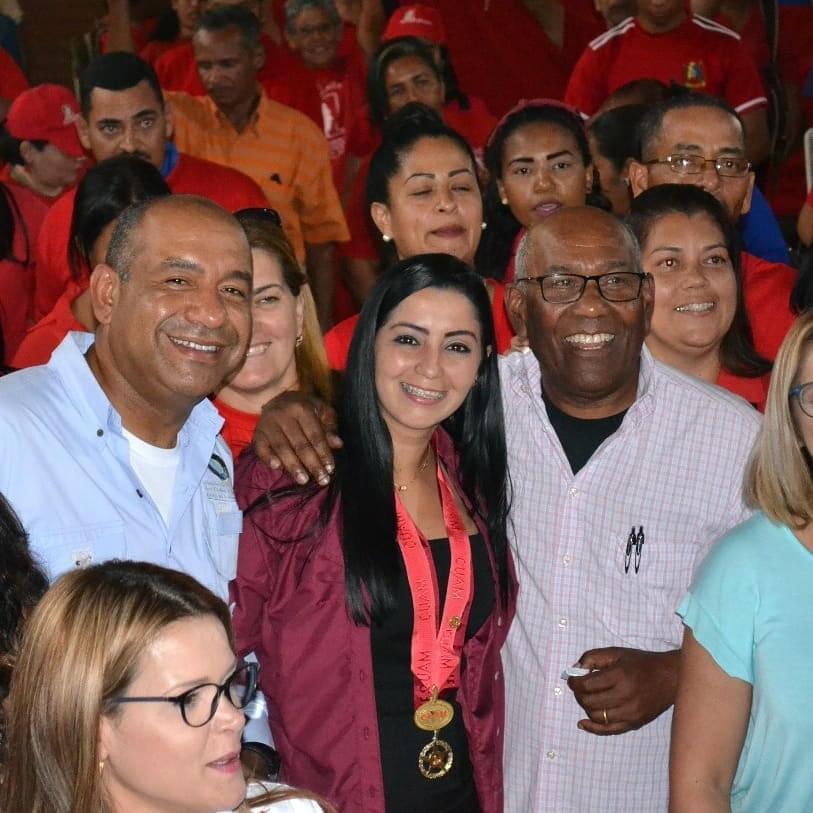 El Mov. Educadores de #Aragua lamenta la pérdida física de nuestro Min. @psuvaristobulo Hoy dejas un gran vacío en nuestro gremio. Nuestras condolencias para todos sus familiares y amigos. ¡Siempre Vivirás en nuestros Corazones! #ChambaJuvenilProducciendo <a href="/NicolasMaduro/">Nicolás Maduro</a>