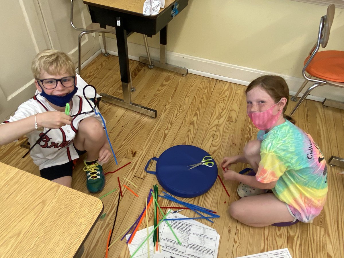 courtneyspecial's tweet image. The end of the year is for application,STEAM activities,&amp;amp;4th grade prep!We applied our knowledge of area/perimeter today as we calculated measurements for our amusement park project.The best part was constructing our own mini rides&amp;amp;attractions #specialeclass ⁦@EESPrincipal⁩