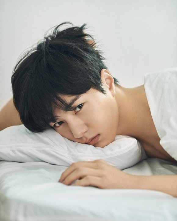 ifntinfo's tweet photo. [PIC] 210428 INFINITE L (Myungsoo) "With My Sunday" Photobook 

🗓️ Release: June 10, 2021 

#인피니트 #엘 #명수 #김명수 https://t.co/IwHB1tILdU https://t.co/pTRaSmDnew